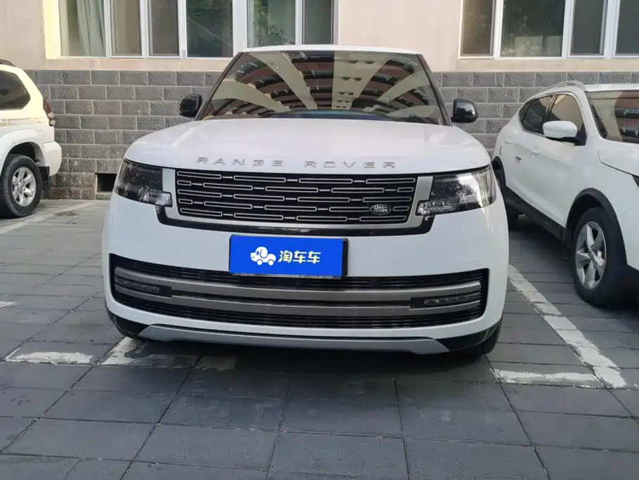 Land Rover Range Rover 2023 3.0 L6 400PS мест Long Wheelbase