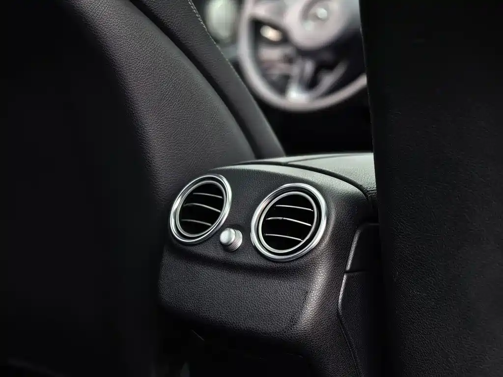 Mercedes-Benz C-Class (Import) — миниатюра 28