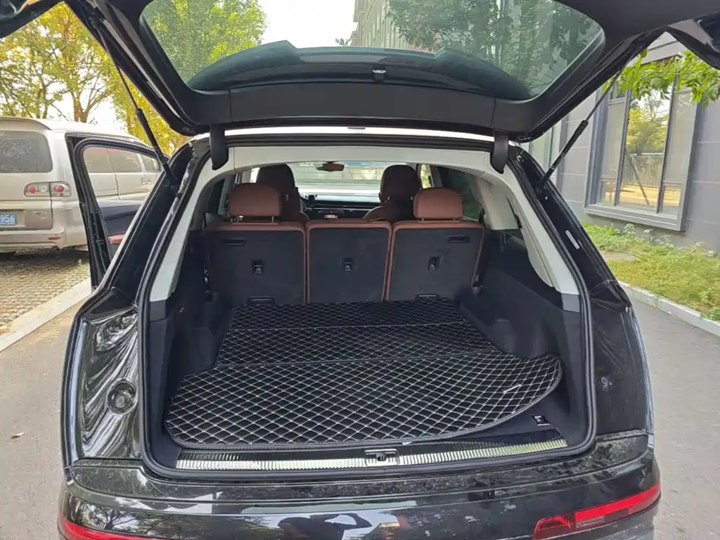 Audi Q7 — миниатюра 21