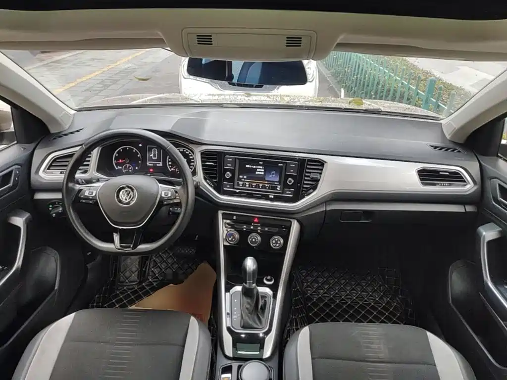 Volkswagen T-Roc — миниатюра 10