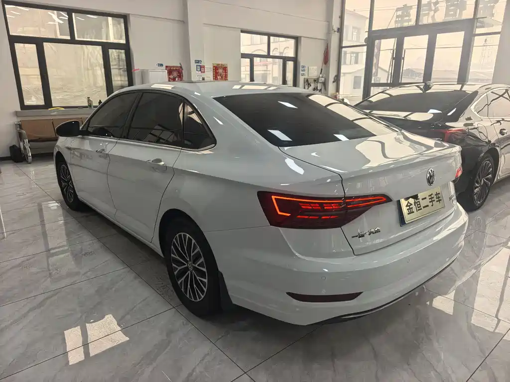 Volkswagen Sagitar 2022 200TSI DSG