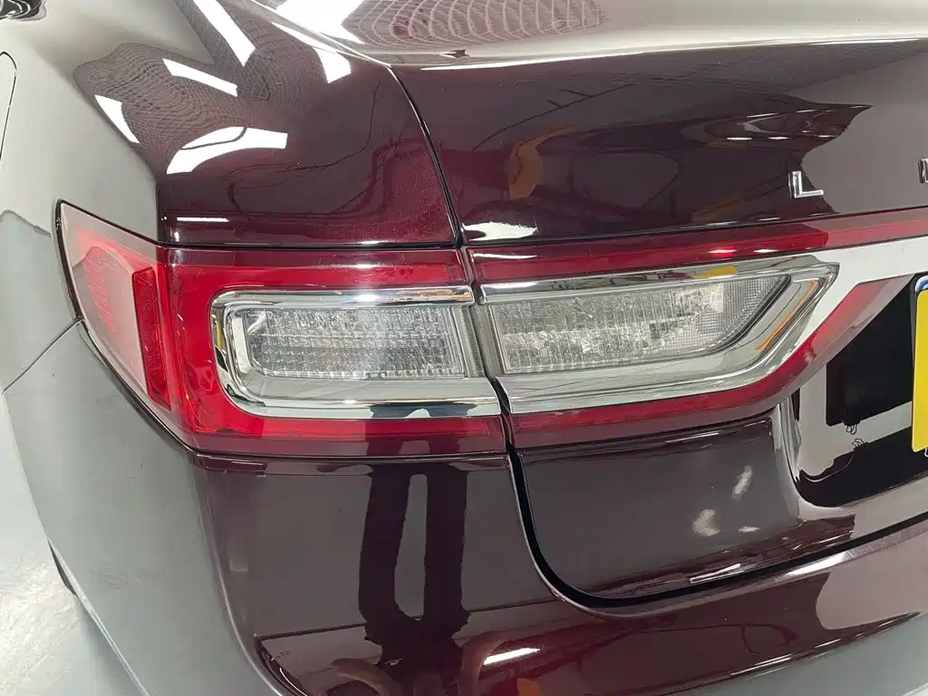 Lincoln Continental — миниатюра 17