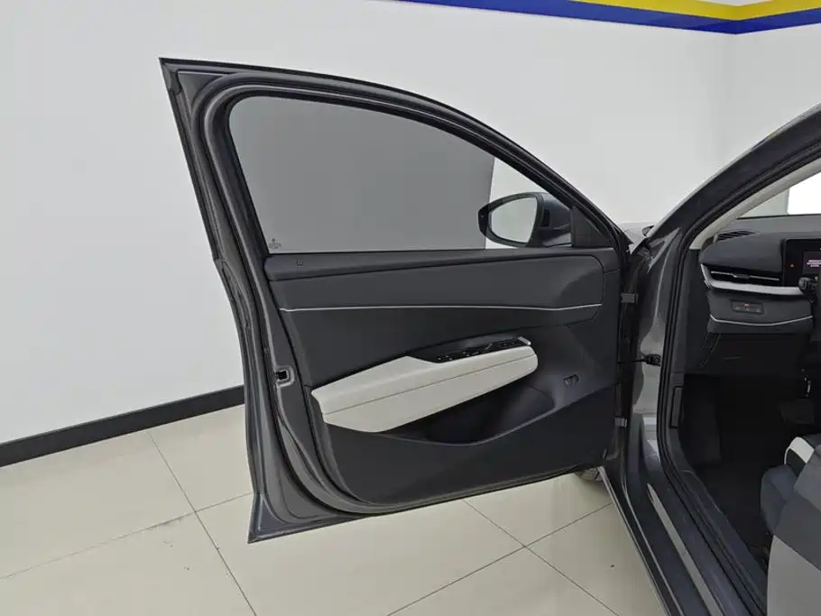 Volkswagen Sagitar — миниатюра 7