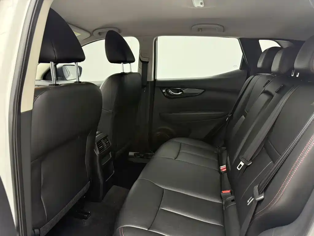 Nissan Qashqai — миниатюра 8