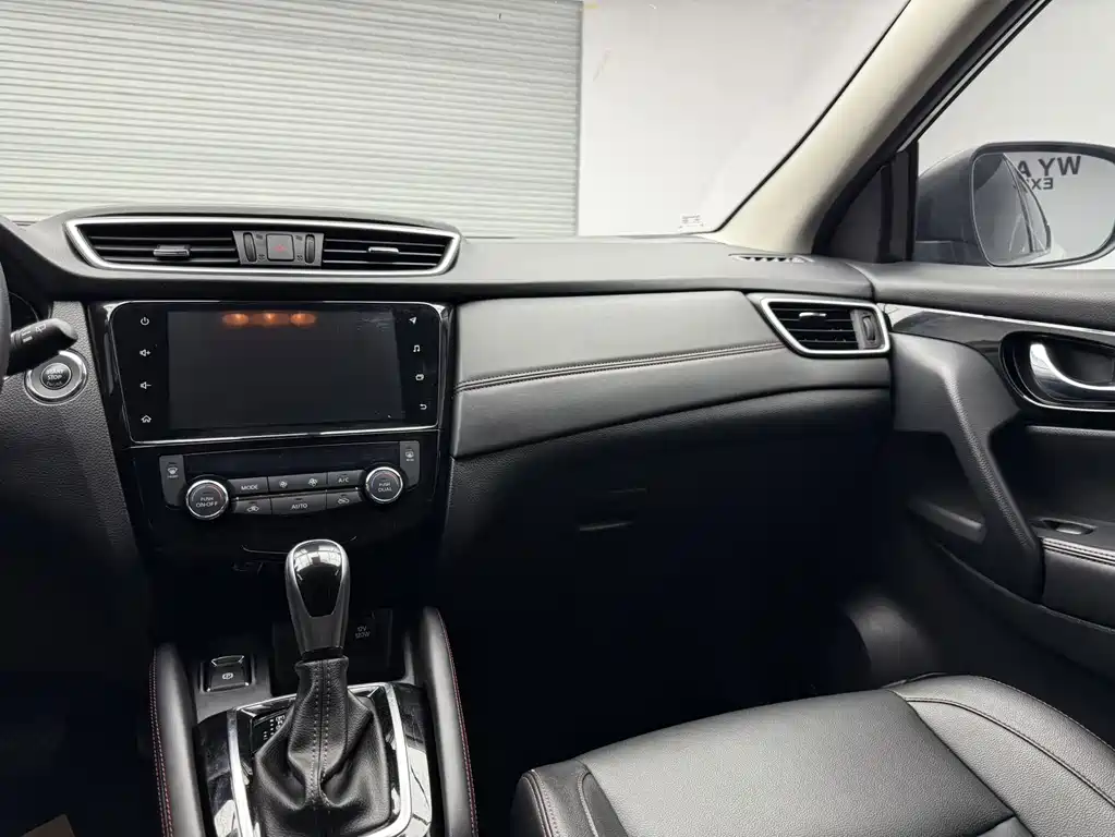 Nissan Qashqai — миниатюра 18