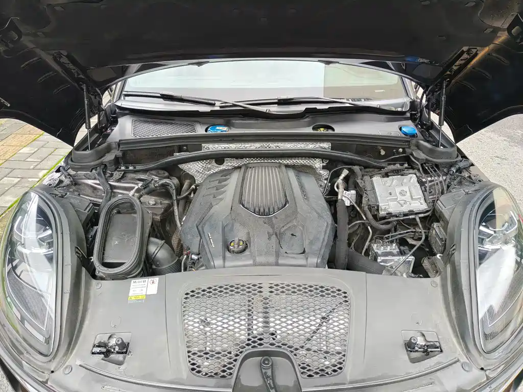 Porsche Macan — миниатюра 22