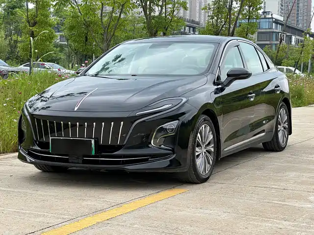 2023 Hongqi E-QM5