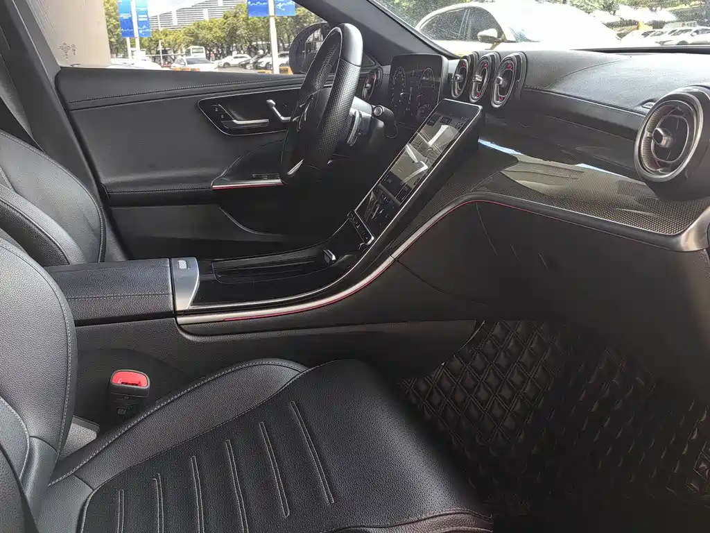 Mercedes-Benz C-Class — миниатюра 13