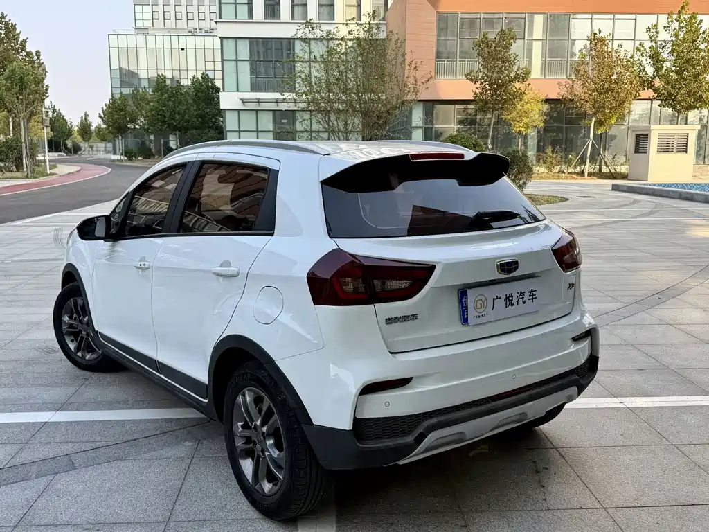 Geely Vision X3 — миниатюра 9