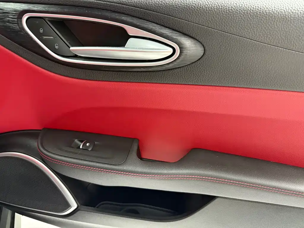 Alfa Romeo Giulia — миниатюра 4