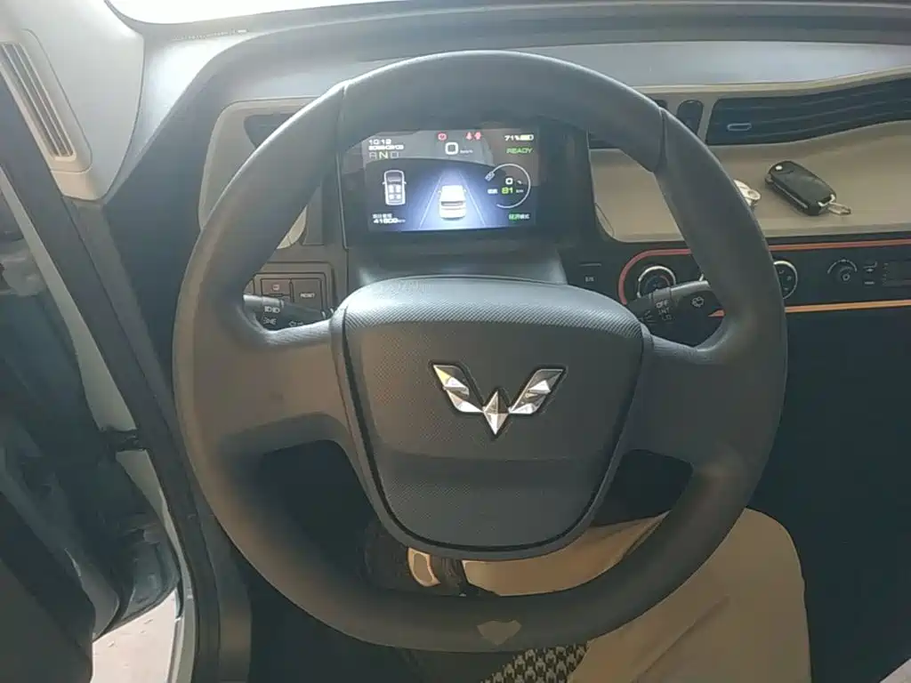 Wuling MINIEV — миниатюра 11