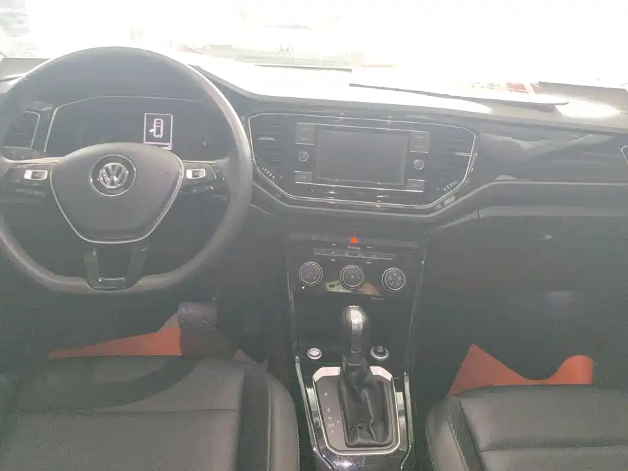 Volkswagen T-Roc — миниатюра 12