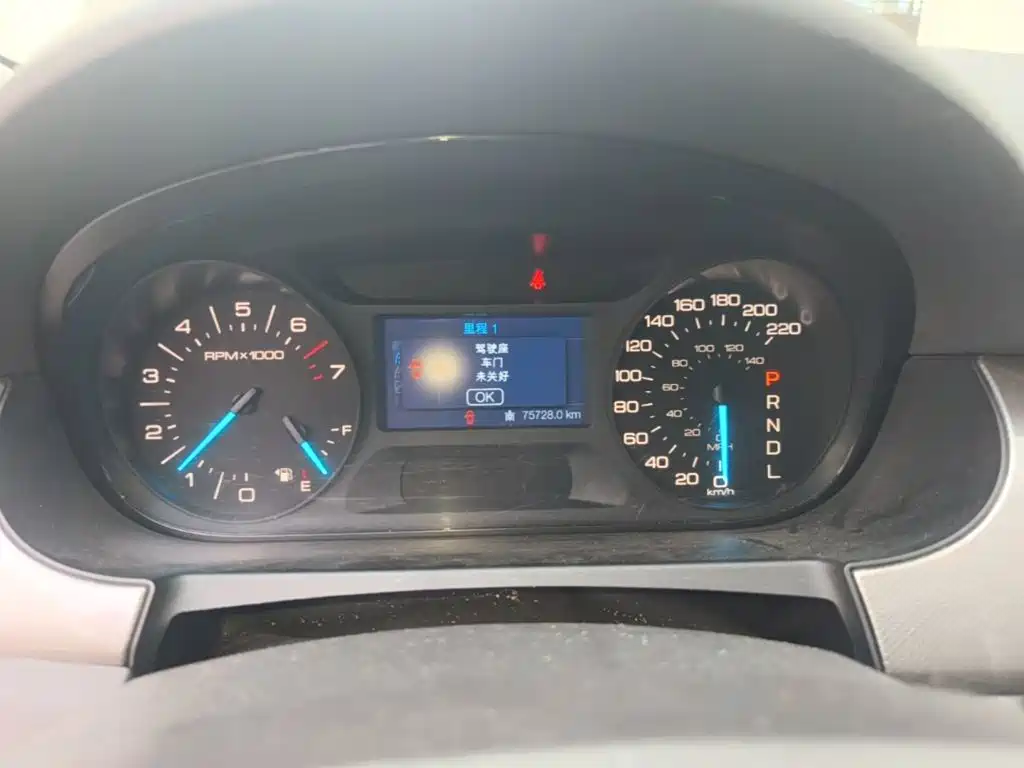 Ford Edge (Import) — миниатюра 12