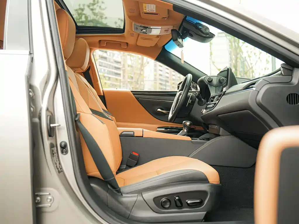 Lexus ES — миниатюра 11