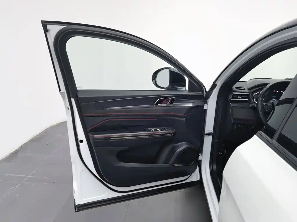 Lynk & Co 05 — миниатюра 8