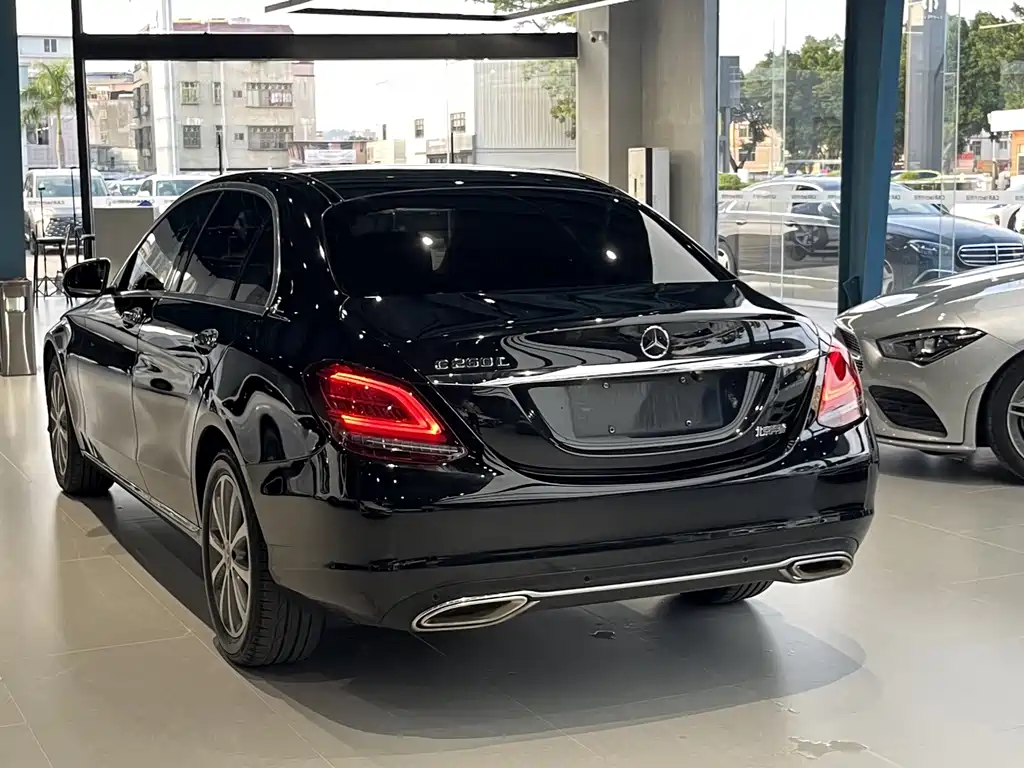 Mercedes-Benz C-Class — миниатюра 7