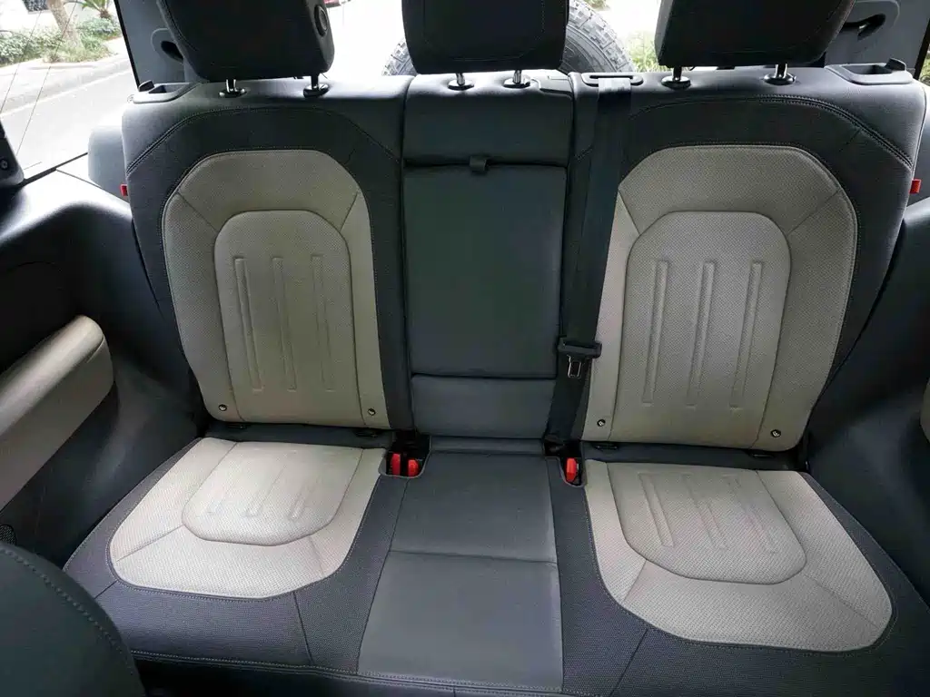 Land Rover Defender — миниатюра 17