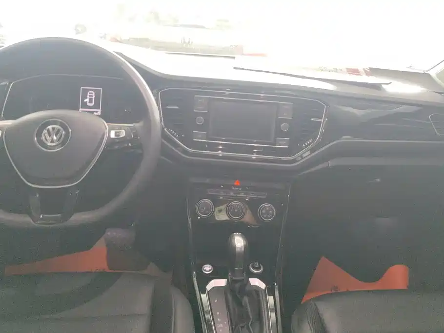 Volkswagen T-Roc — миниатюра 13
