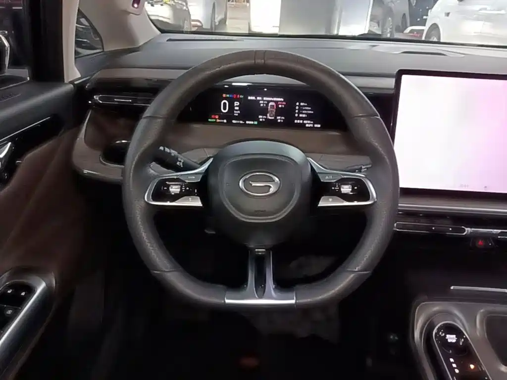 GAC Motor Trumpchi E8 PHEV — миниатюра 11