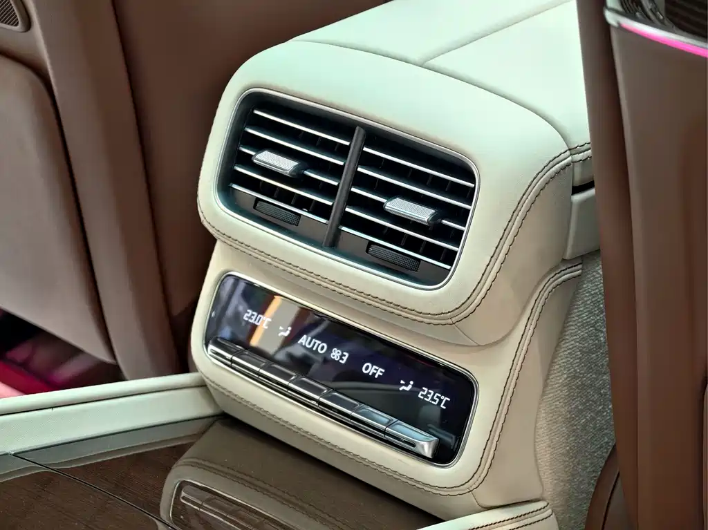 Mercedes-Benz GLS — миниатюра 13