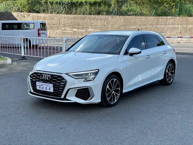 AUDI  A3