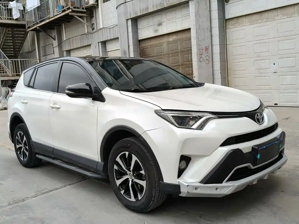 Toyota RAV4 — миниатюра 3