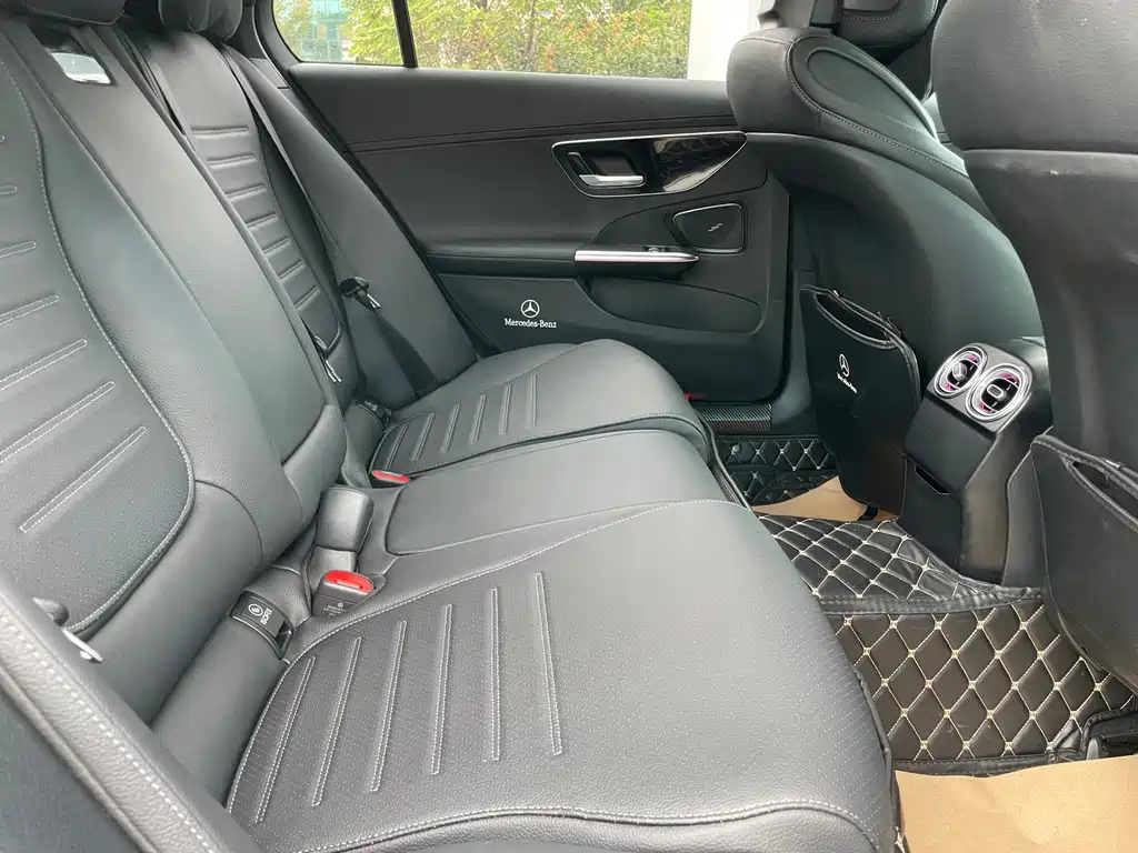 Mercedes-Benz C-Class — миниатюра 14