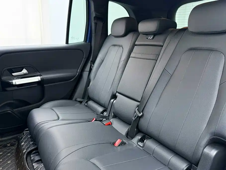 Mercedes-Benz GLB — миниатюра 13