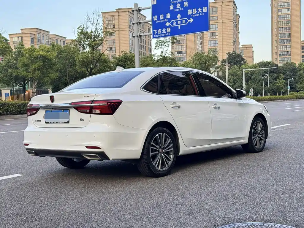 Roewe Roewe i6 Classic — миниатюра 4