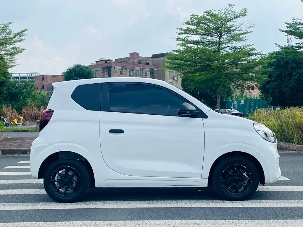 Roewe Clever — миниатюра 4