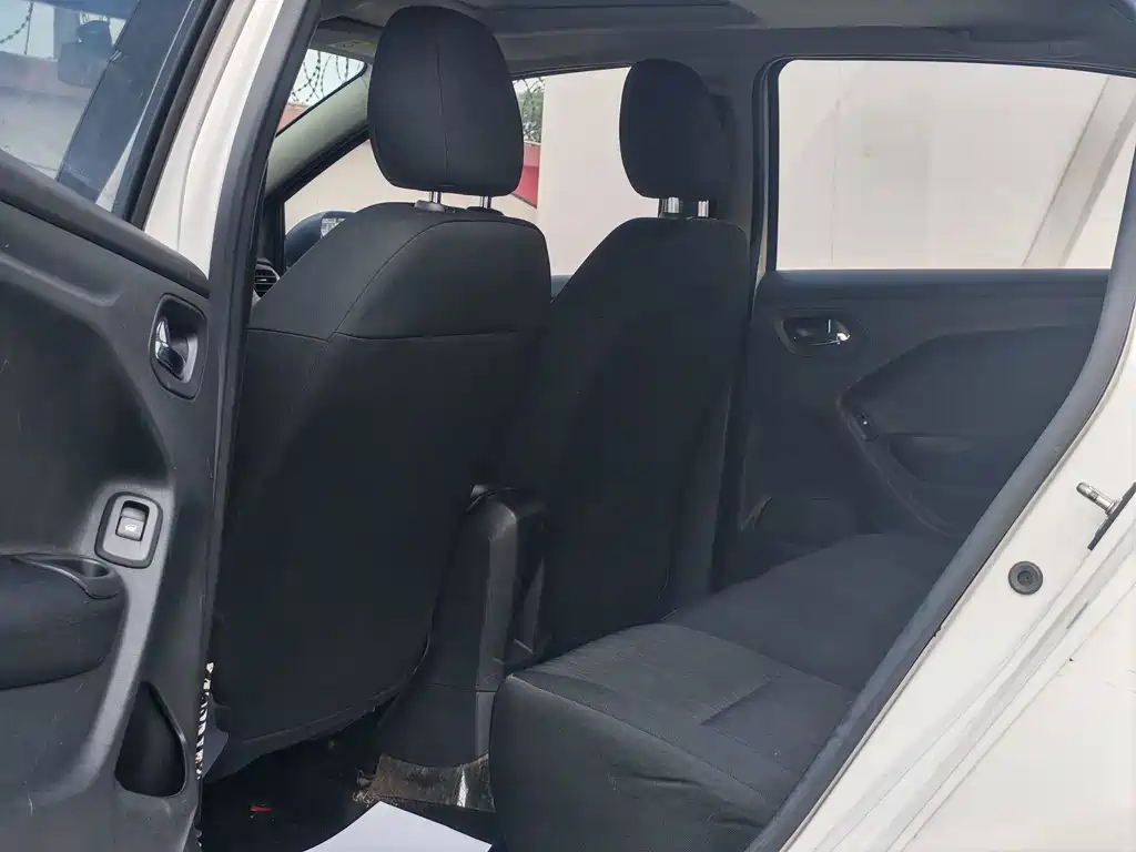Citroen Elysee — миниатюра 6