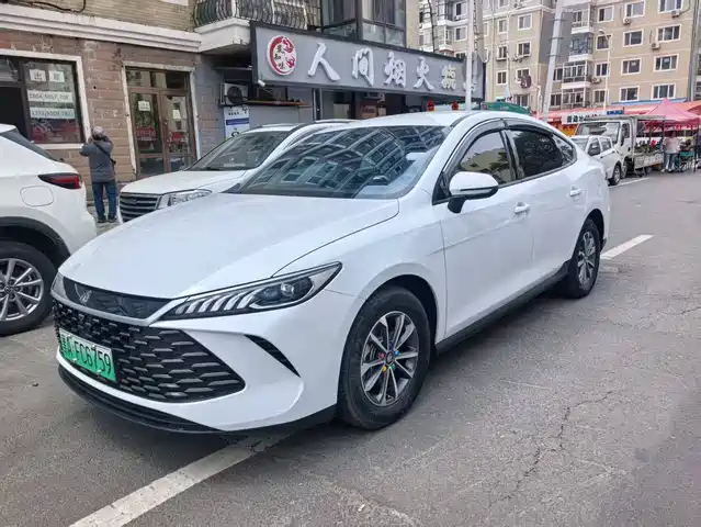 2025 BYD Qin