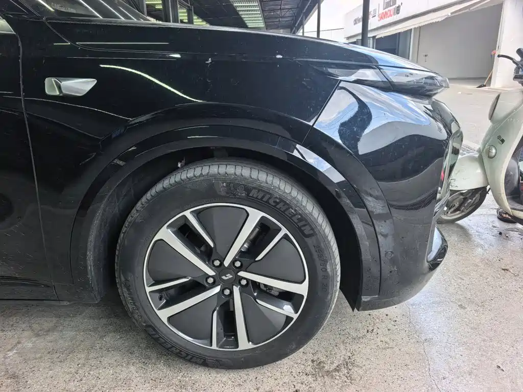 Li Auto Li L8 — миниатюра 5