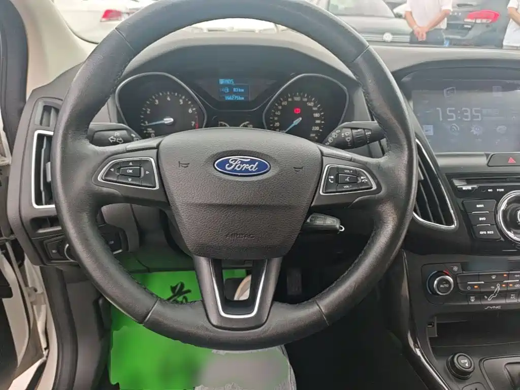 Ford Focus — миниатюра 11