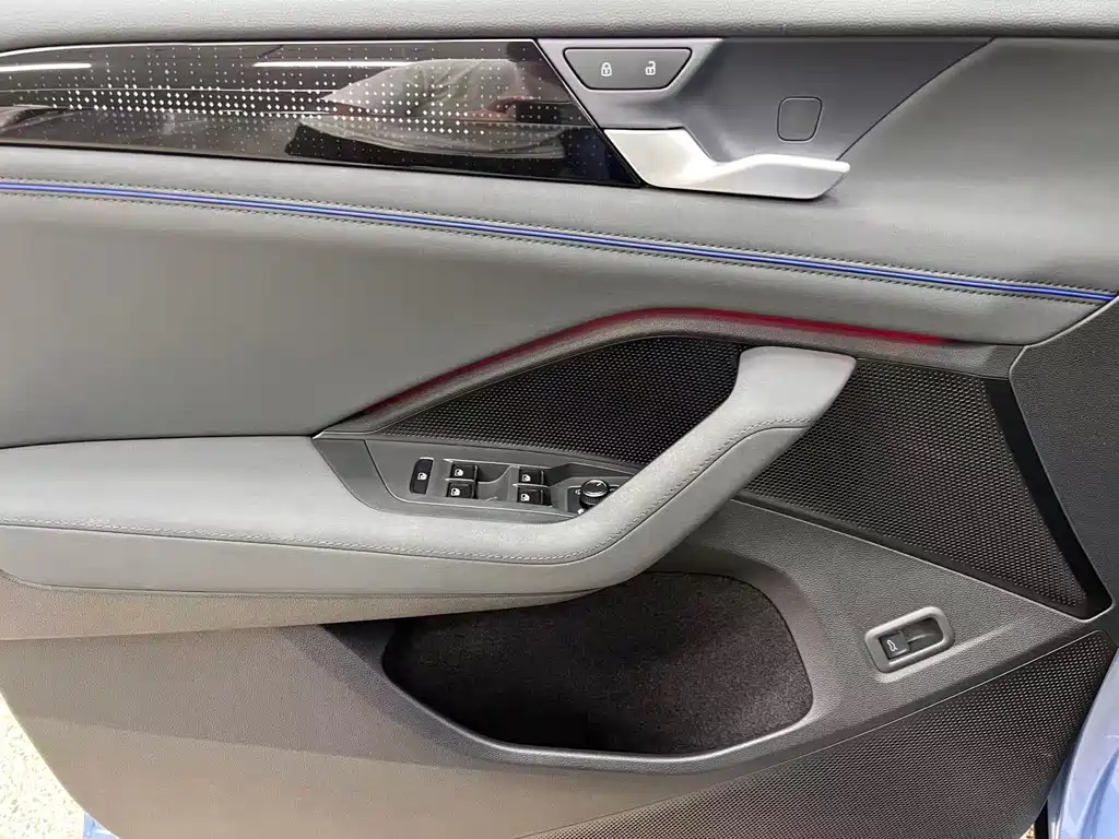 Volkswagen Tiguan L — миниатюра 26