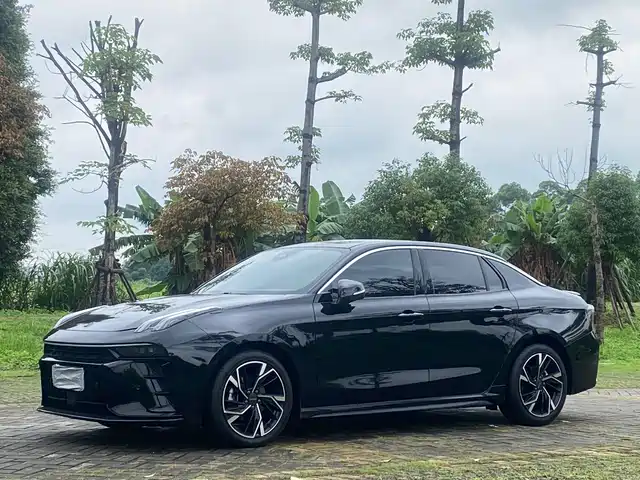 2024 Lynk & Co 03