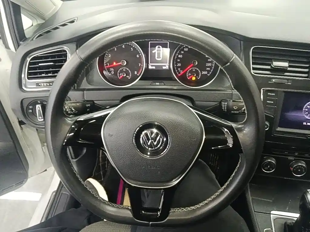 Volkswagen Golf — миниатюра 11