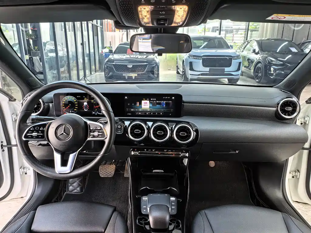 Mercedes-Benz A-Class — миниатюра 17