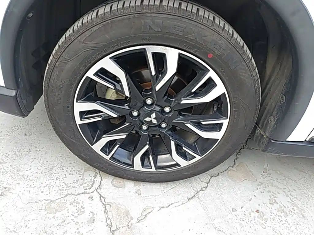 Mitsubishi Outlander — миниатюра 23