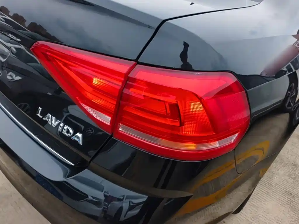 Volkswagen Lavida — миниатюра 8