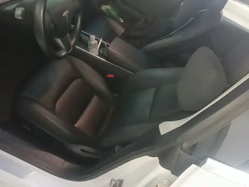 Tesla Model 3 — миниатюра 15