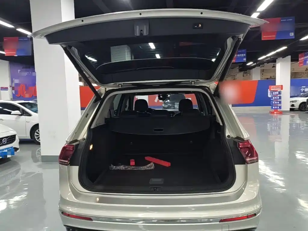 Volkswagen Tiguan L PHEV — миниатюра 19