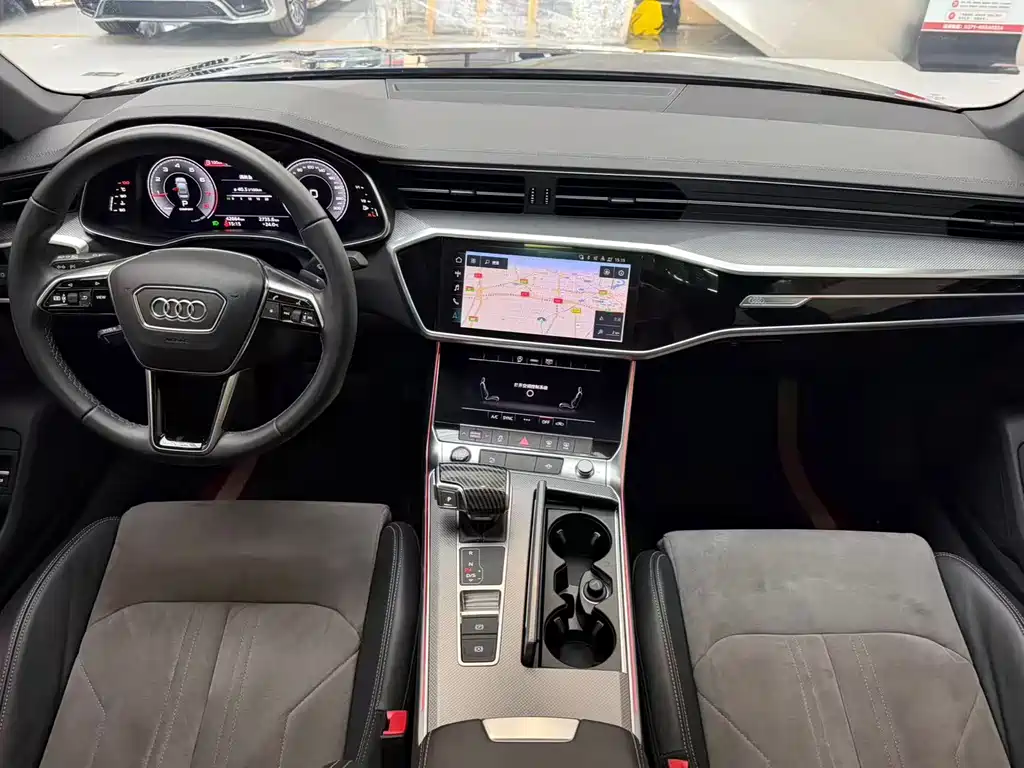 Audi A6L 2022 40 TFSI Luxury