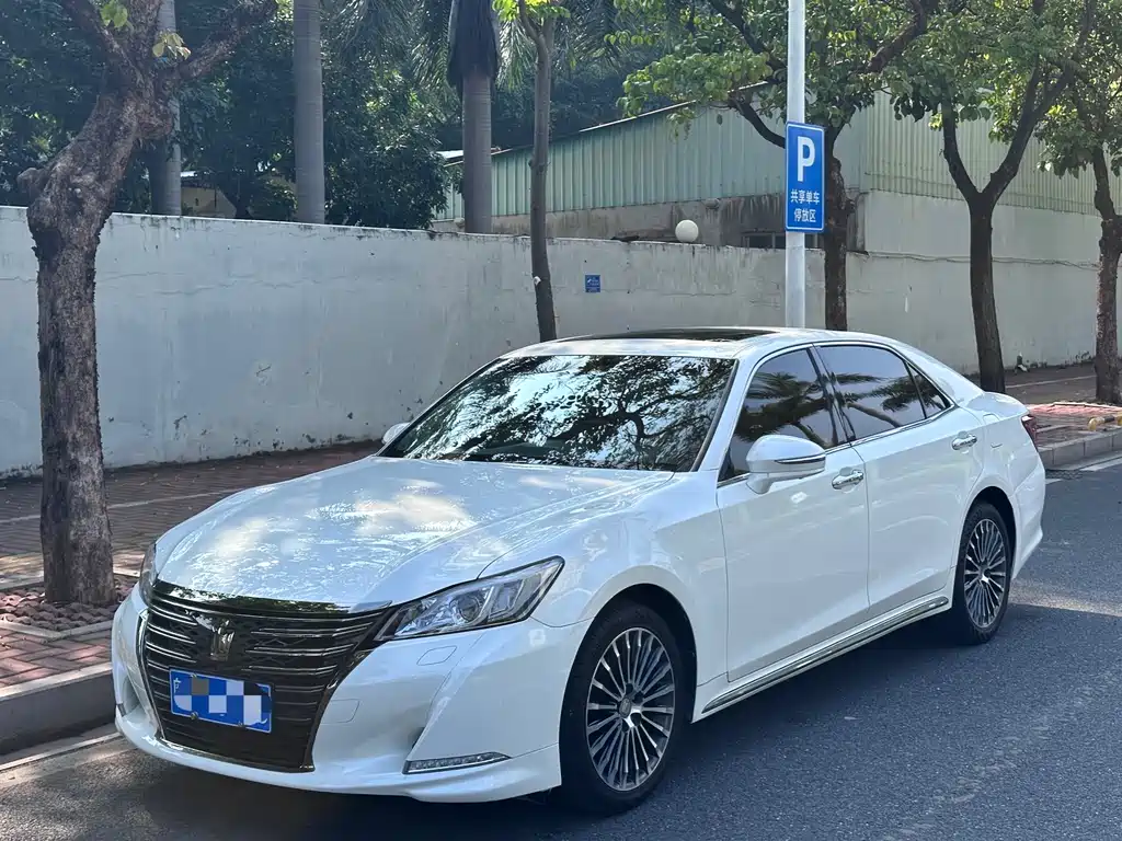Toyota Crown 2018