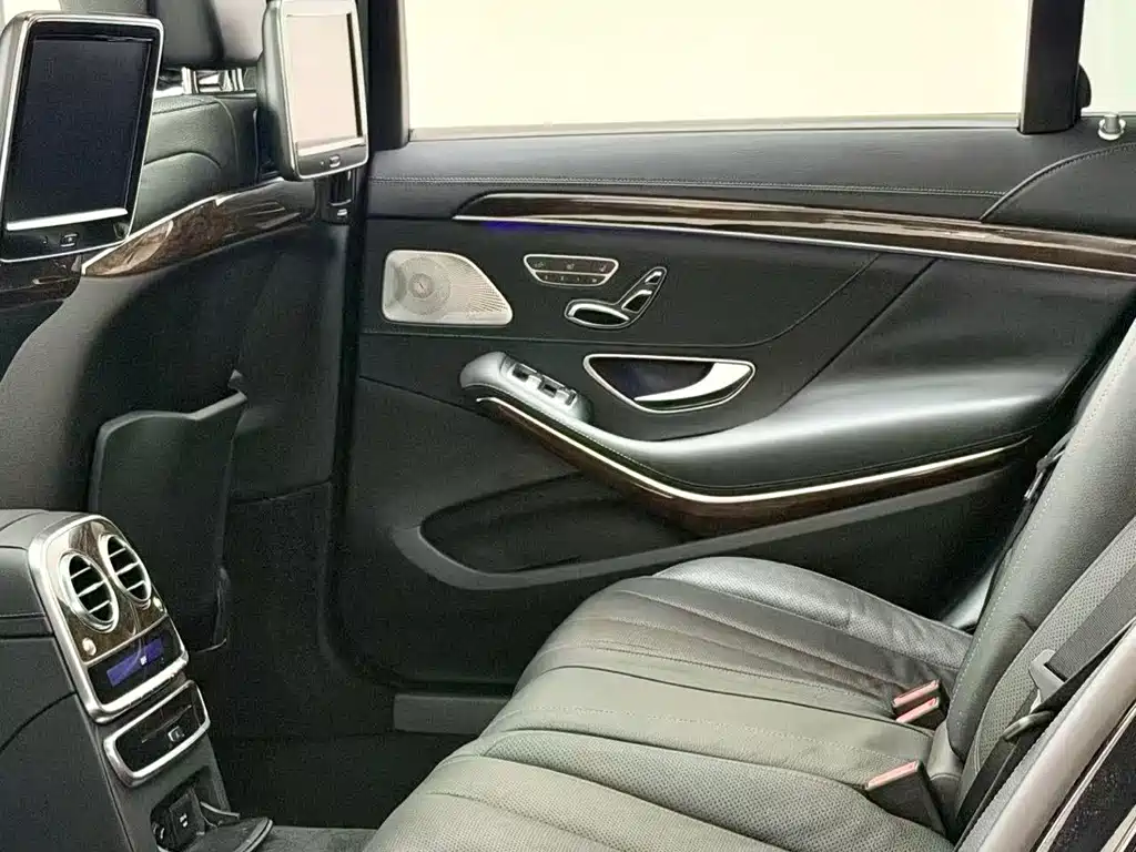 Mercedes-Benz S-Class — миниатюра 9