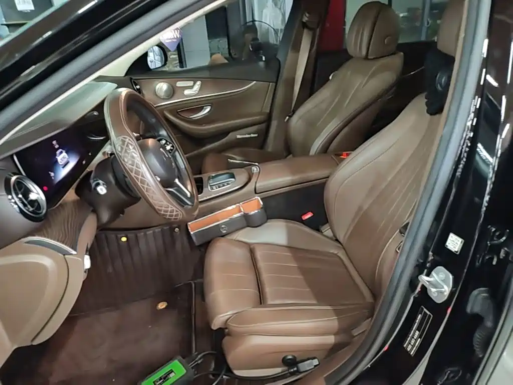 Mercedes-Benz E-Class — миниатюра 15