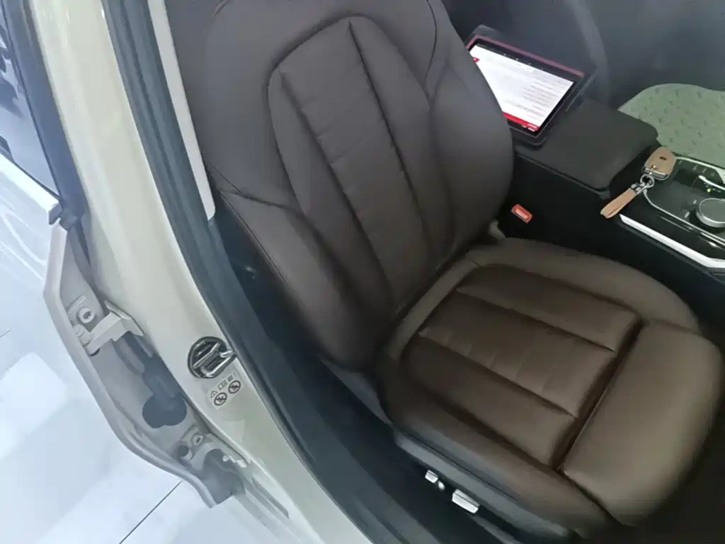 BMW 3 Series — миниатюра 25