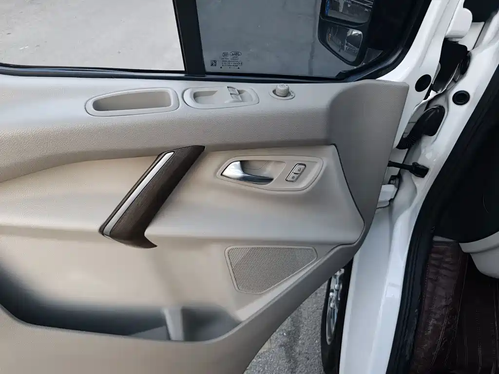 Ford Tourneo — миниатюра 17