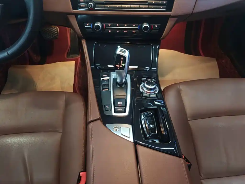 BMW 5 Series — миниатюра 14