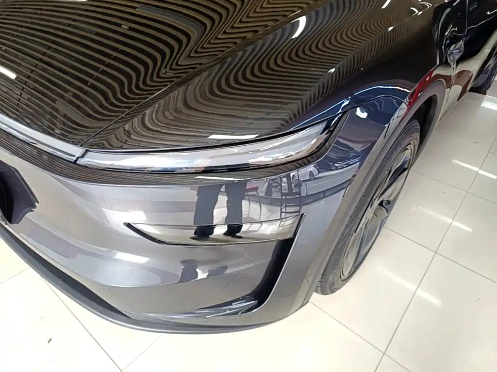Tesla Model Y — миниатюра 24